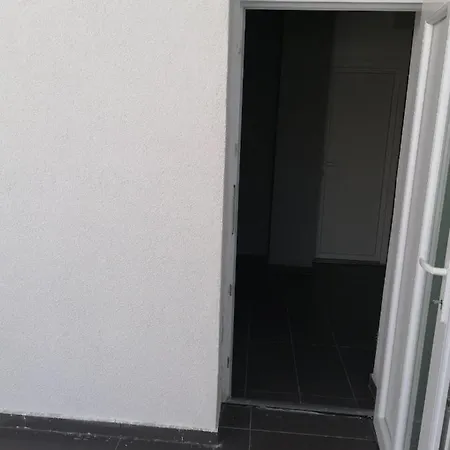 Benett Apartman שיופוק
